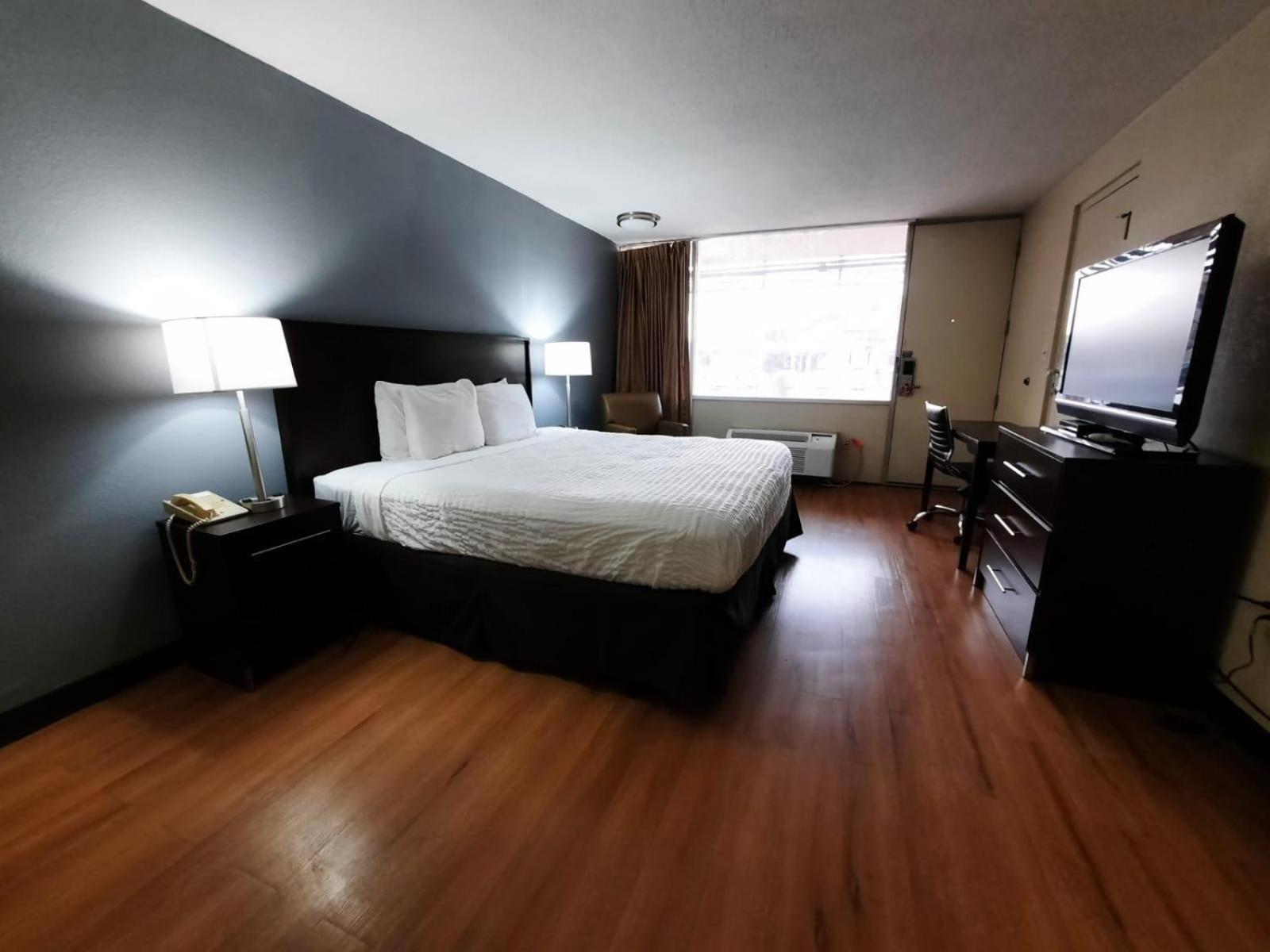 Americas Best Value Inn Moline Exteriör bild